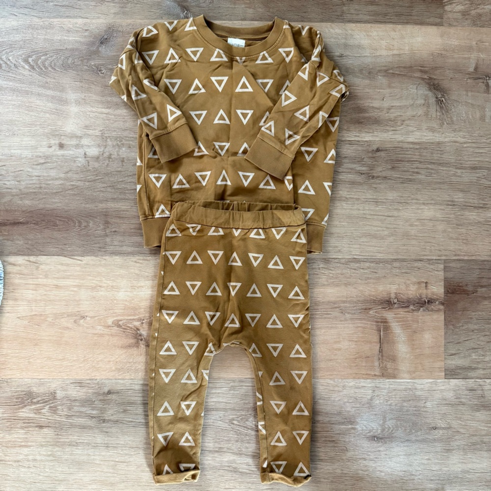 Little urban apparel triangle set